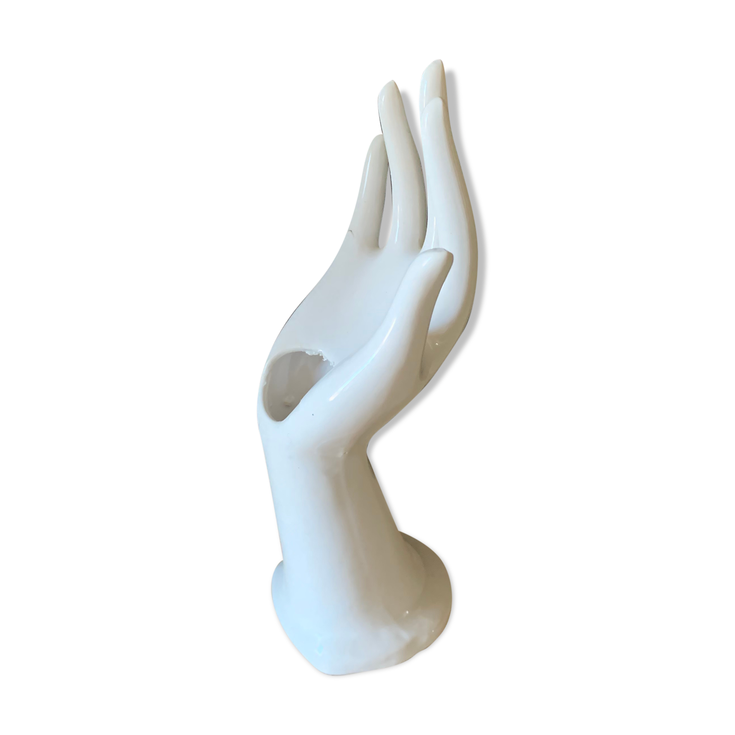 Hand baguier stings flowers