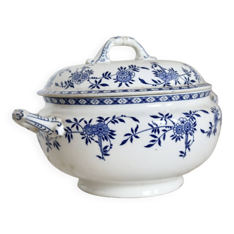Vintage porcelain soup tureen Dresden - Blue and white floral pattern