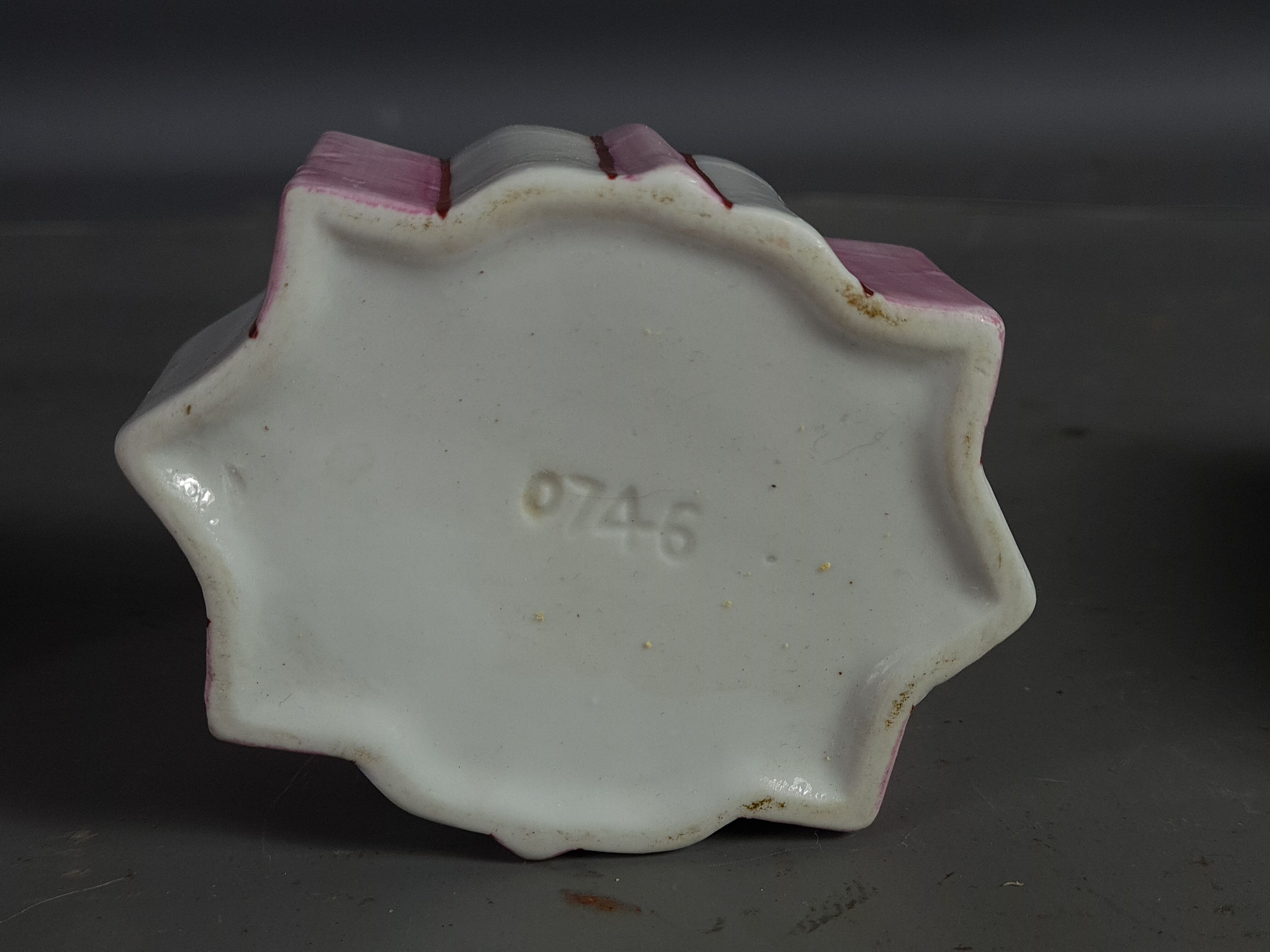 Box or candy porcelain Art Deco style