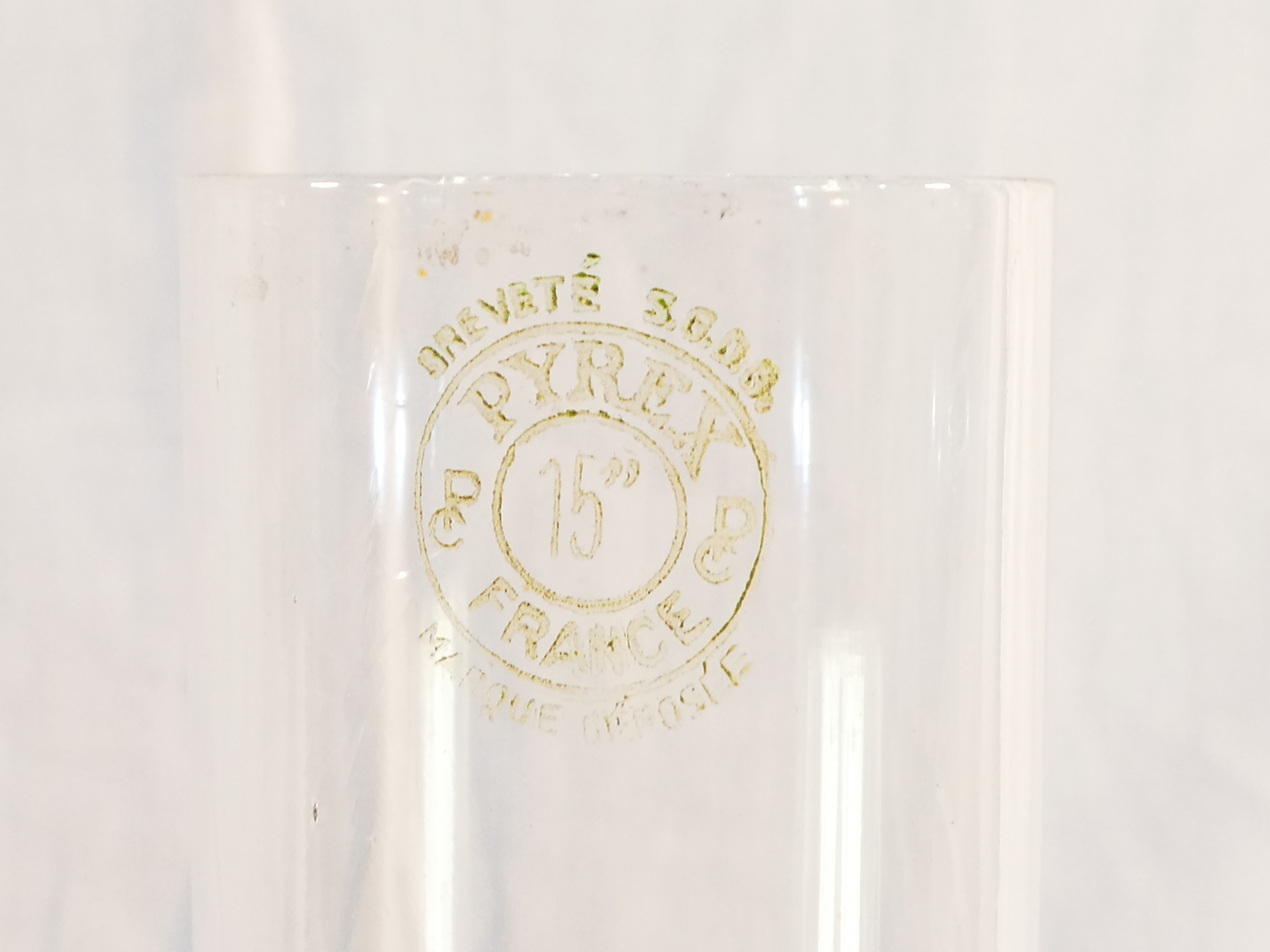 Ancient lampe a petrole in green opaline