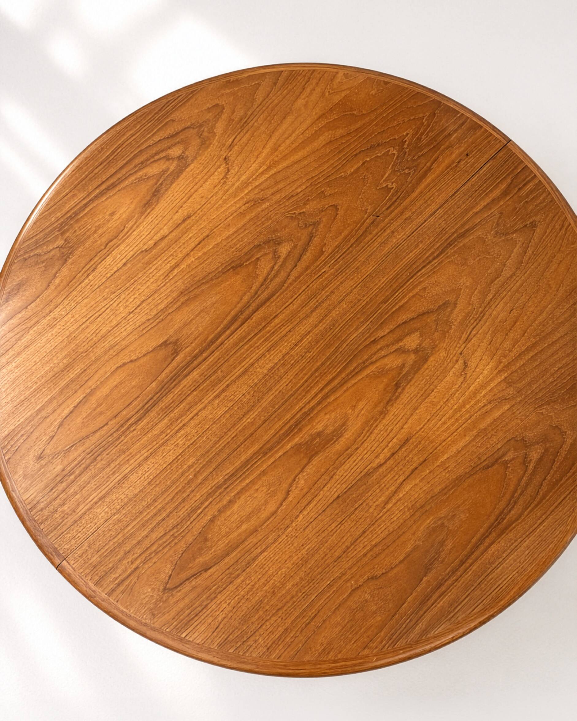 Round teak dining table by gudme møbelfabrik a/s