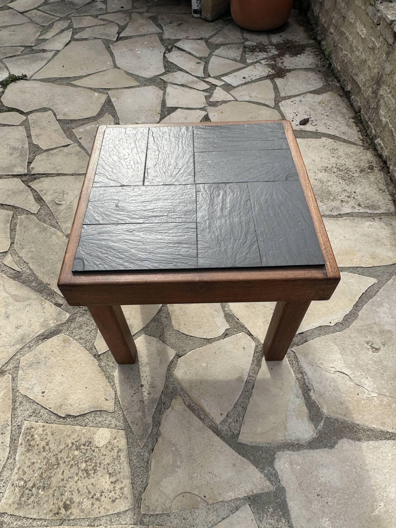 Vintage coffee table house regain