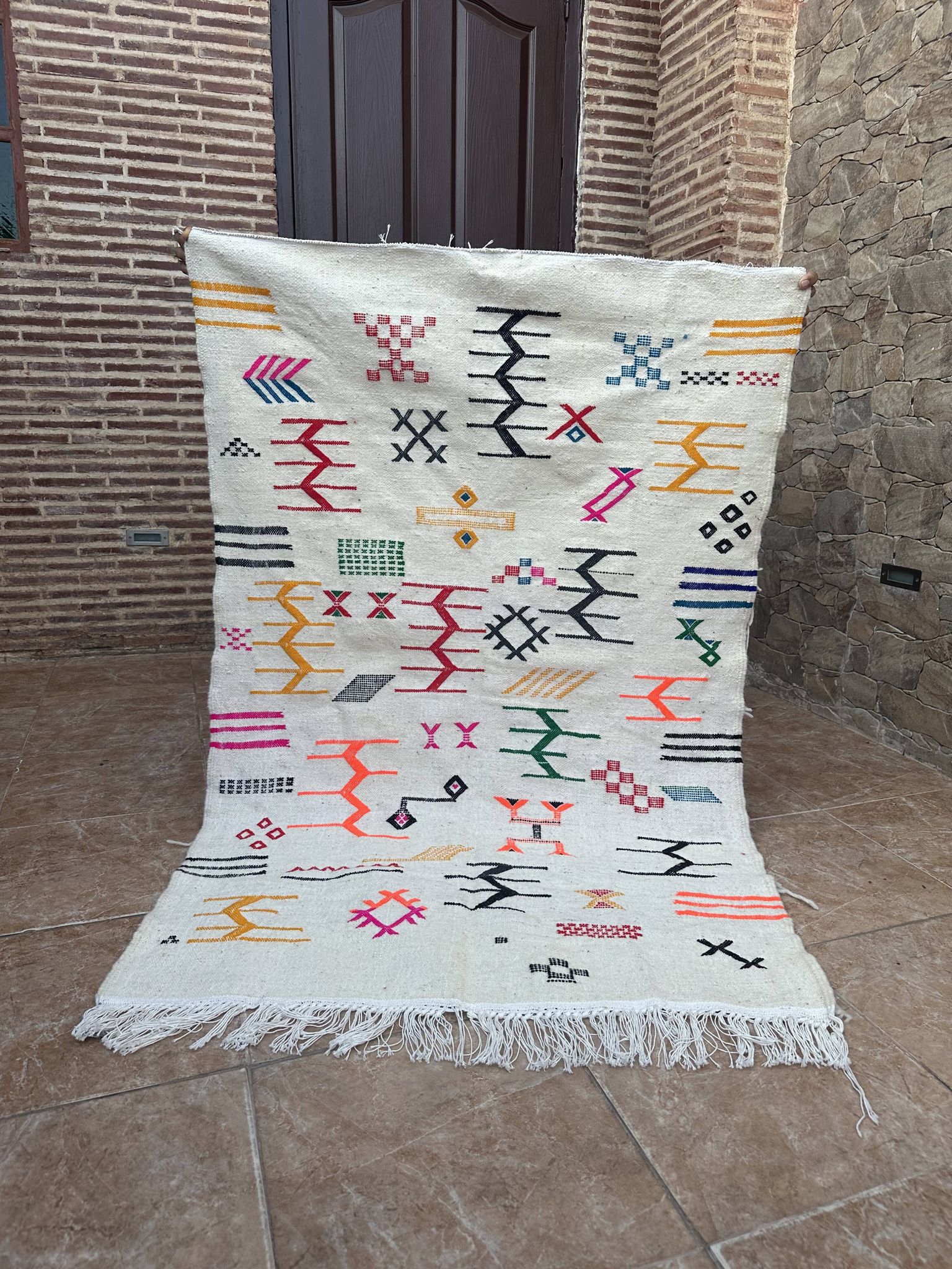 Tapis berbère marocain en laine tissée à la main