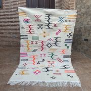 Tapis berbère marocain en laine tissée à la main