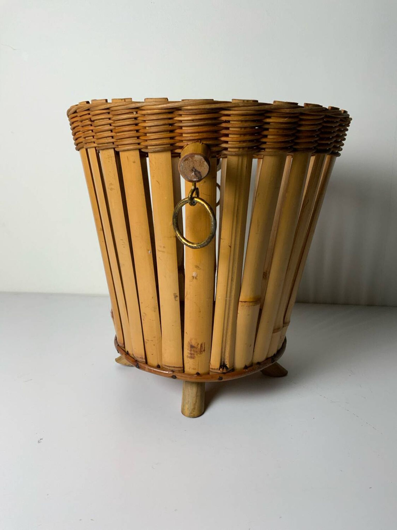 Cache pot en rotin