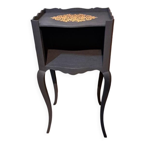 Table de chevet 1930 bois repeint coloris noir rosace dorée