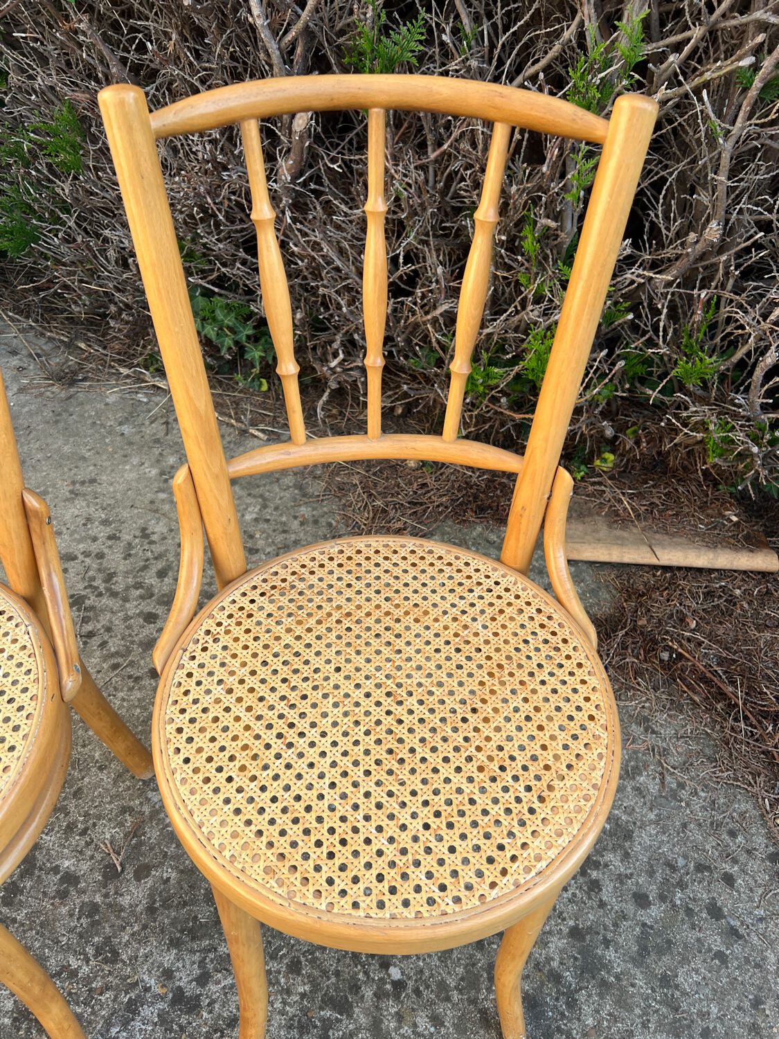 Set of 3 fluted bistro chairs