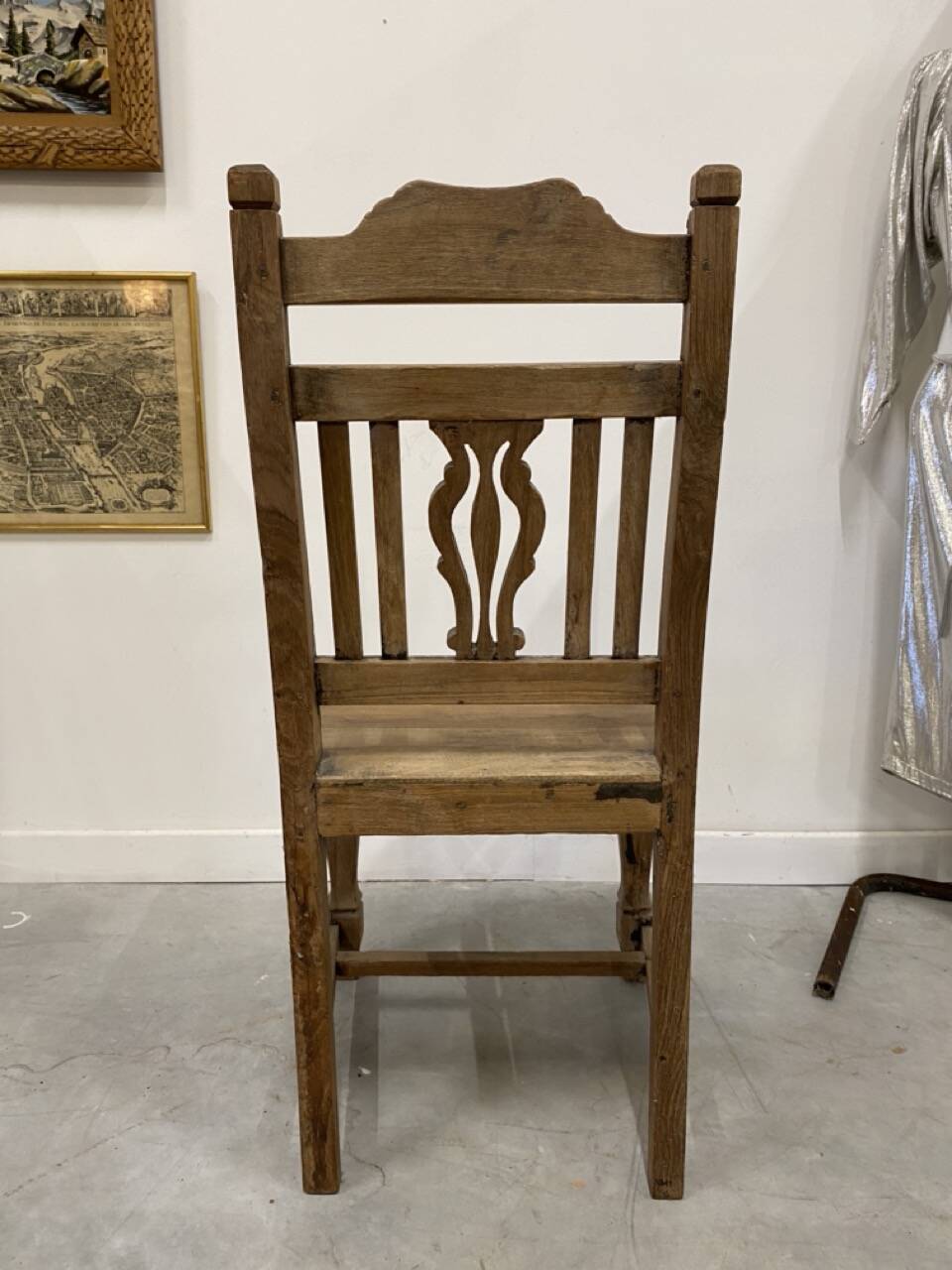 Chaise paysanne ancienne en bois