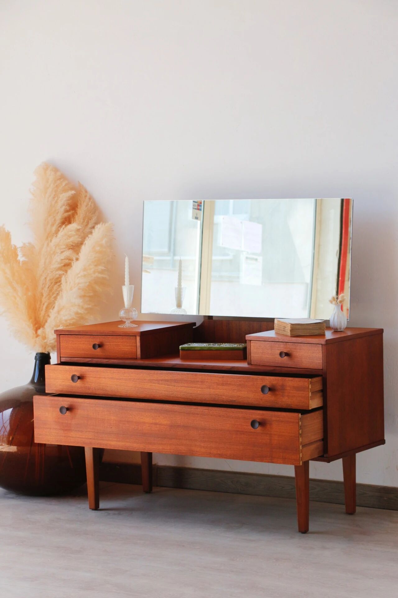 Vintage teak hairdresser Avalon – mid-century Scandinavian design