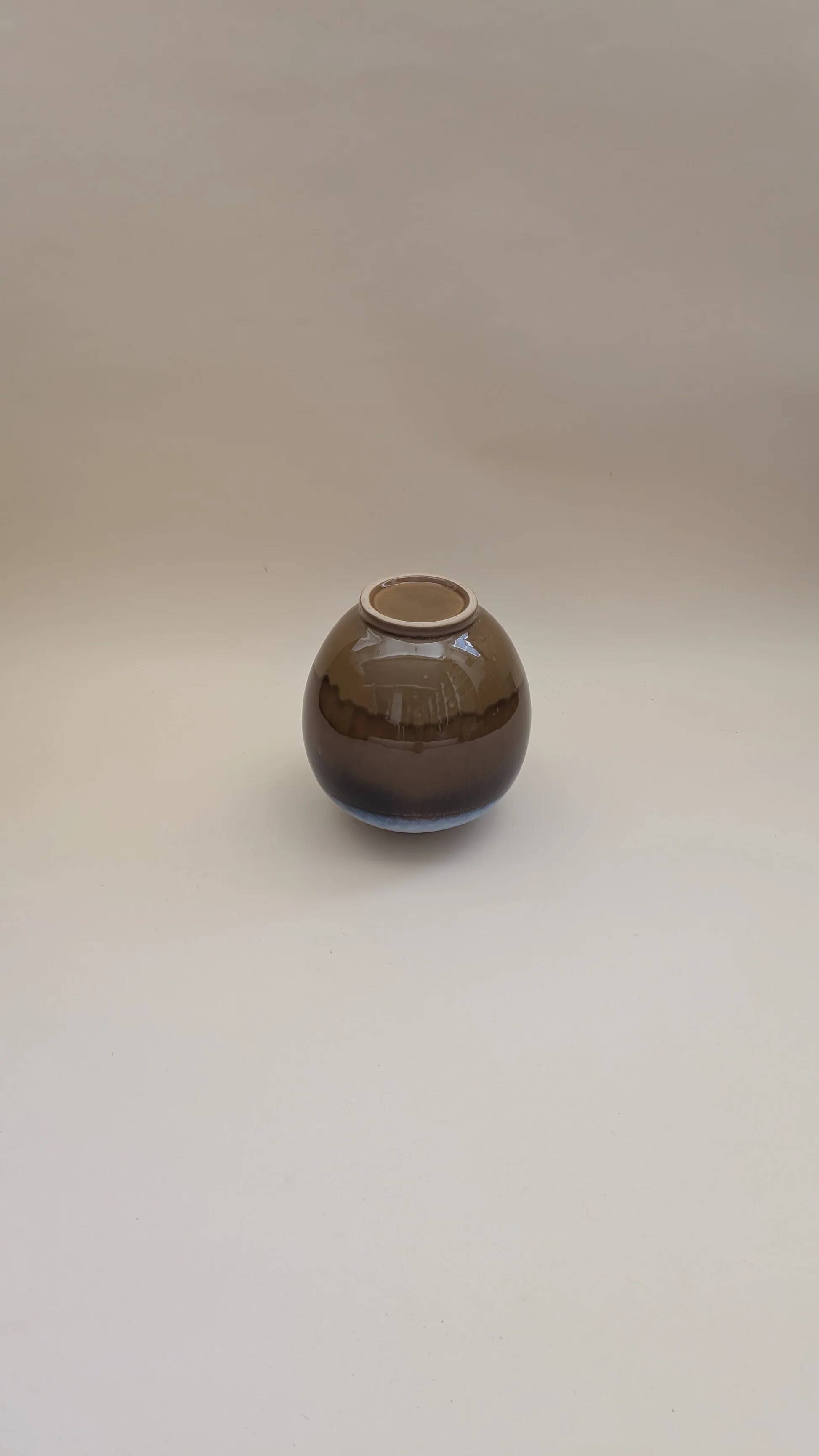 Ceramic vase