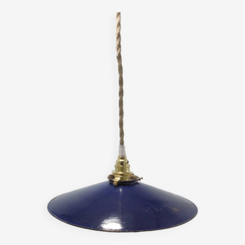 Enamelled sheet metal pendant light