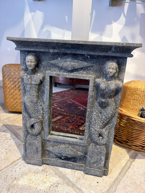 Miroir ancien en ardoise sculptée à cariatides – XIXᵉ siècle