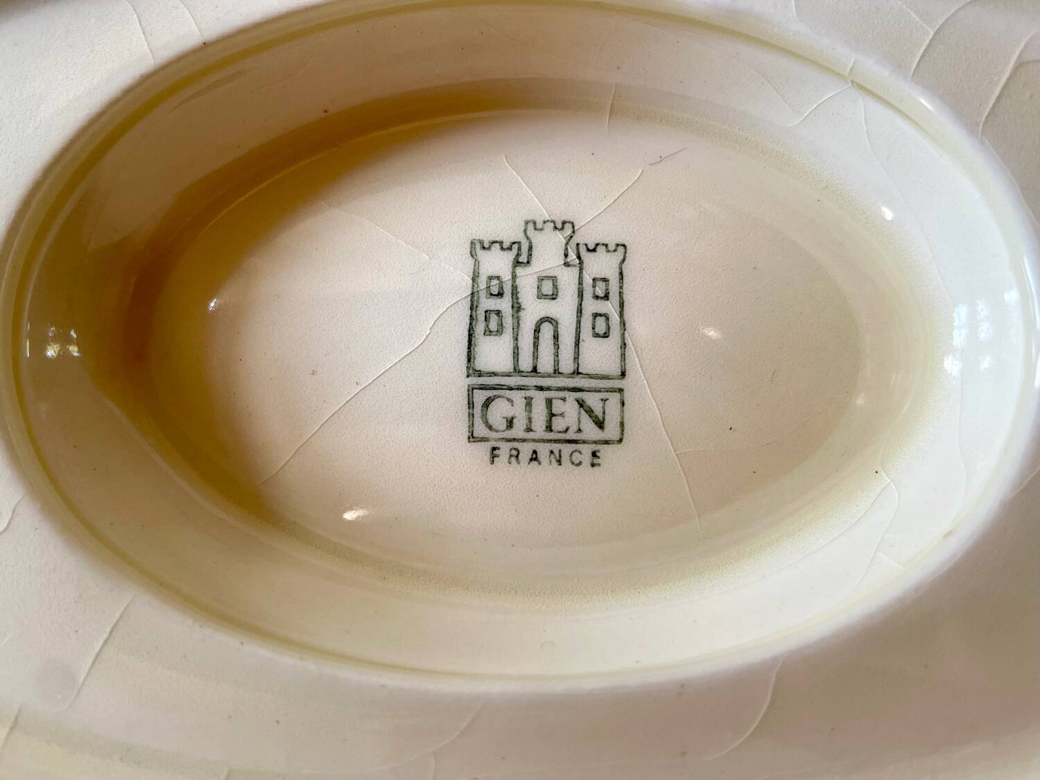 Large fish platter with its sauce boat, annecy model, vintage gien.