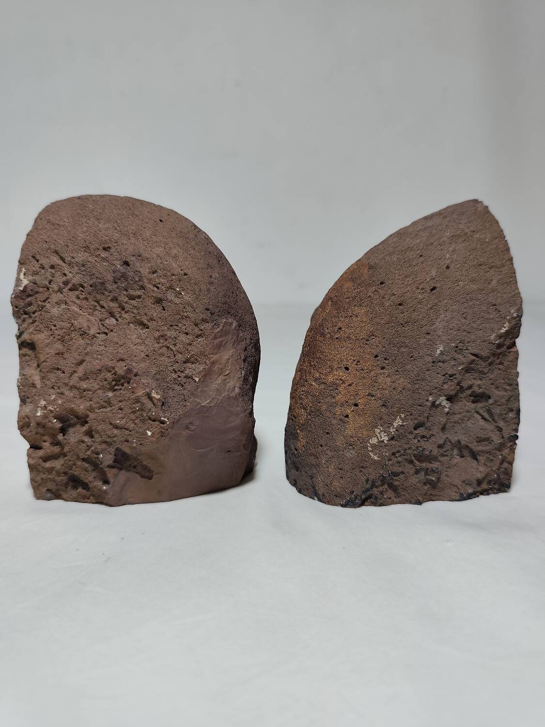 Paire de serre-livres en agate. Espagne, années 1970