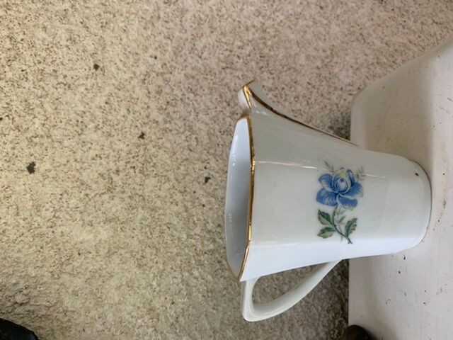 Coffee service in white porcelain pattern pink blue art deco