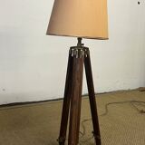 Tripod floor lamp in wood and adjustable brass