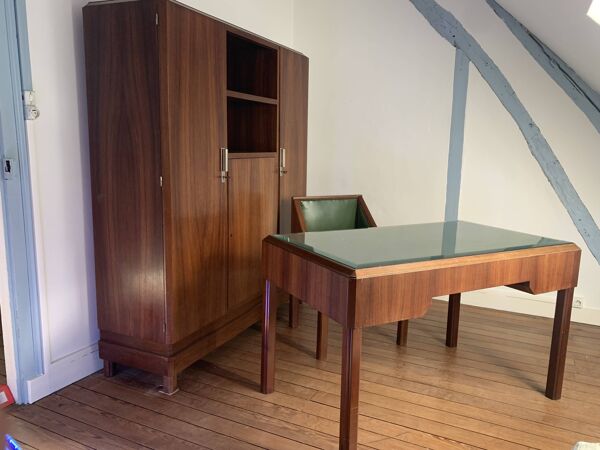 Bureau en palissandre , fauteuil et bibliothèque