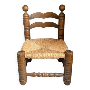 chaise basse brutaliste