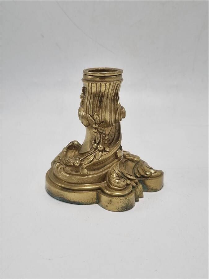 Bronze candle holder