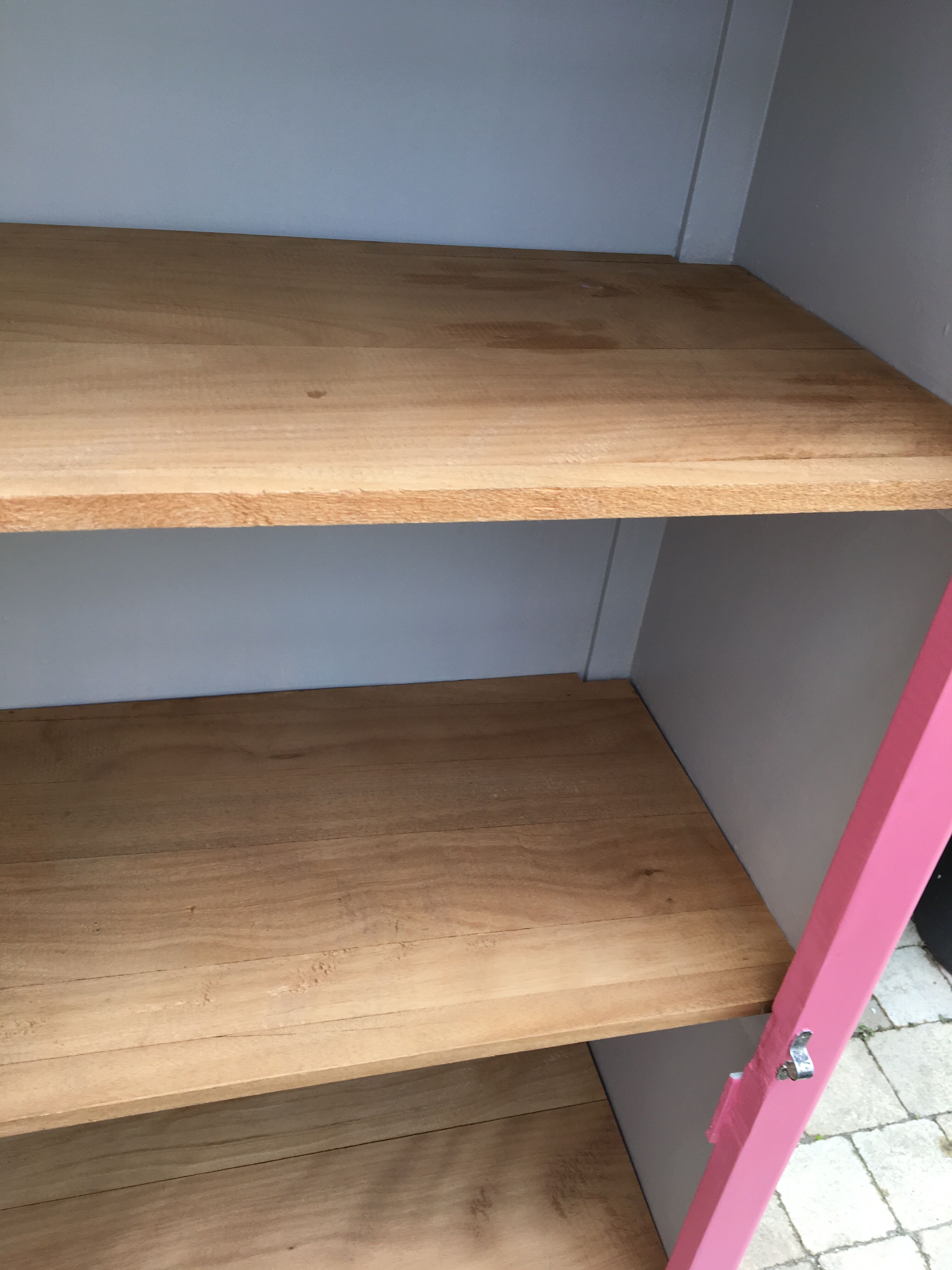 Parisian wardrobe bonnetière