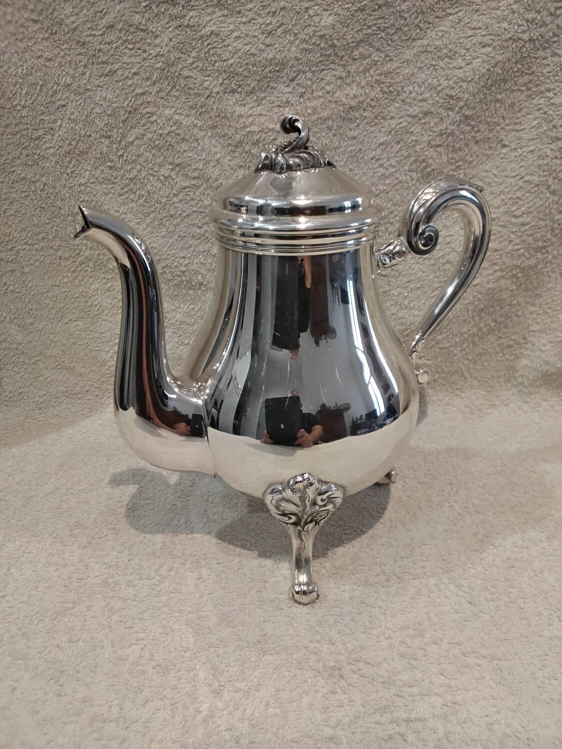 Silver-plated metal teapot by Christofle, Marly rocaille pattern, 1L