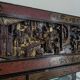 Vitrine cabinet chinois richement sculpté du début XXème