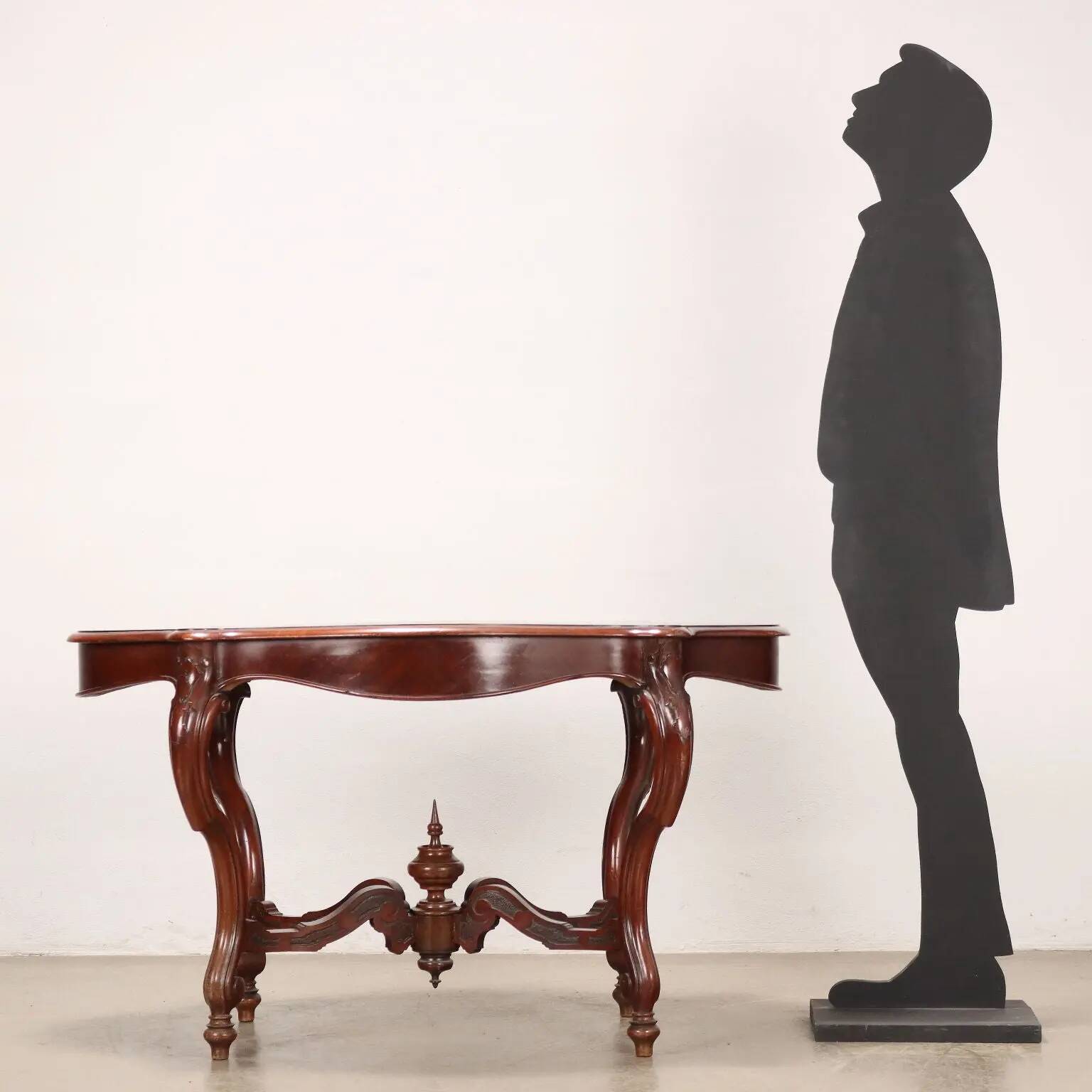 Table ancienne umbertine en acajou, Italie, fin XIXe siècle