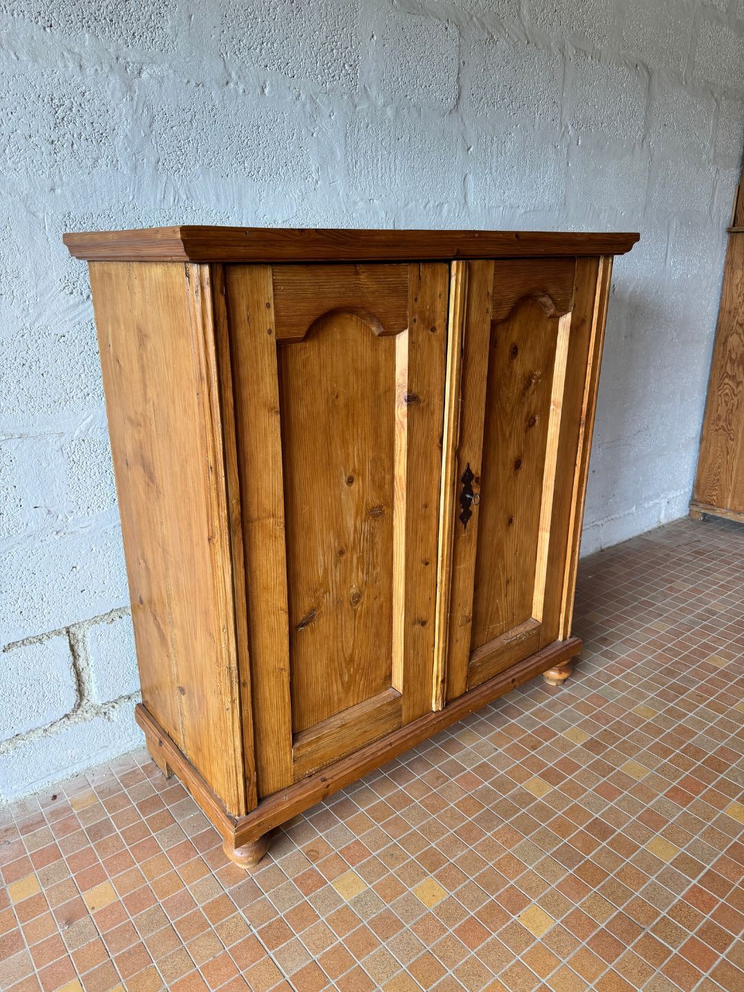 Meuble d'appoint en sapin - Circa 1930