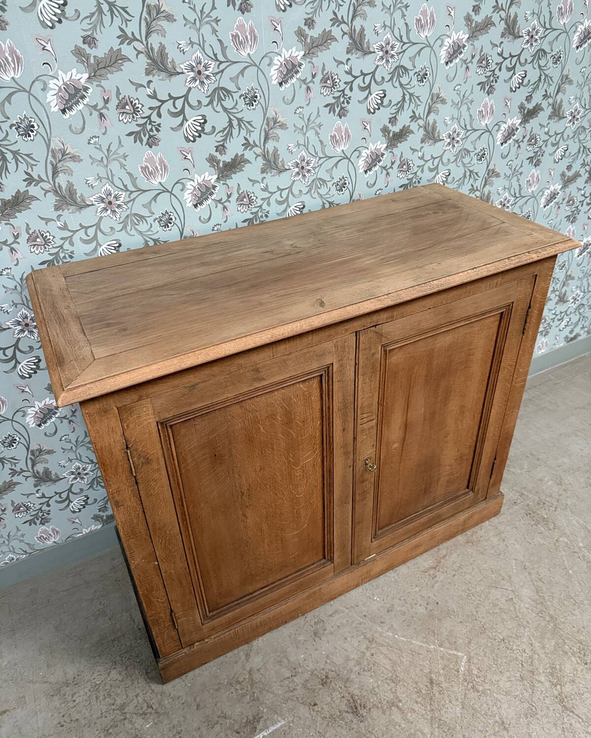 Rustic buffet (renovated)
