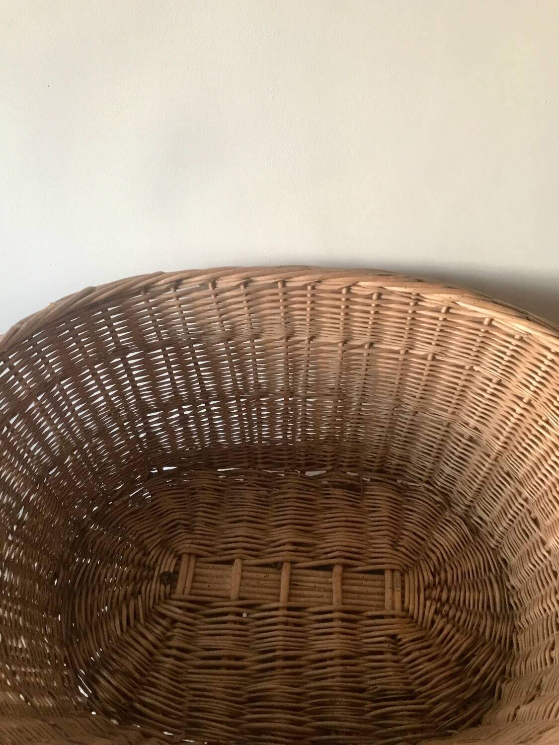 XL wicker laundry basket
