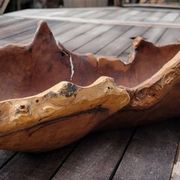 Ancienne corbeille en bois sculpté