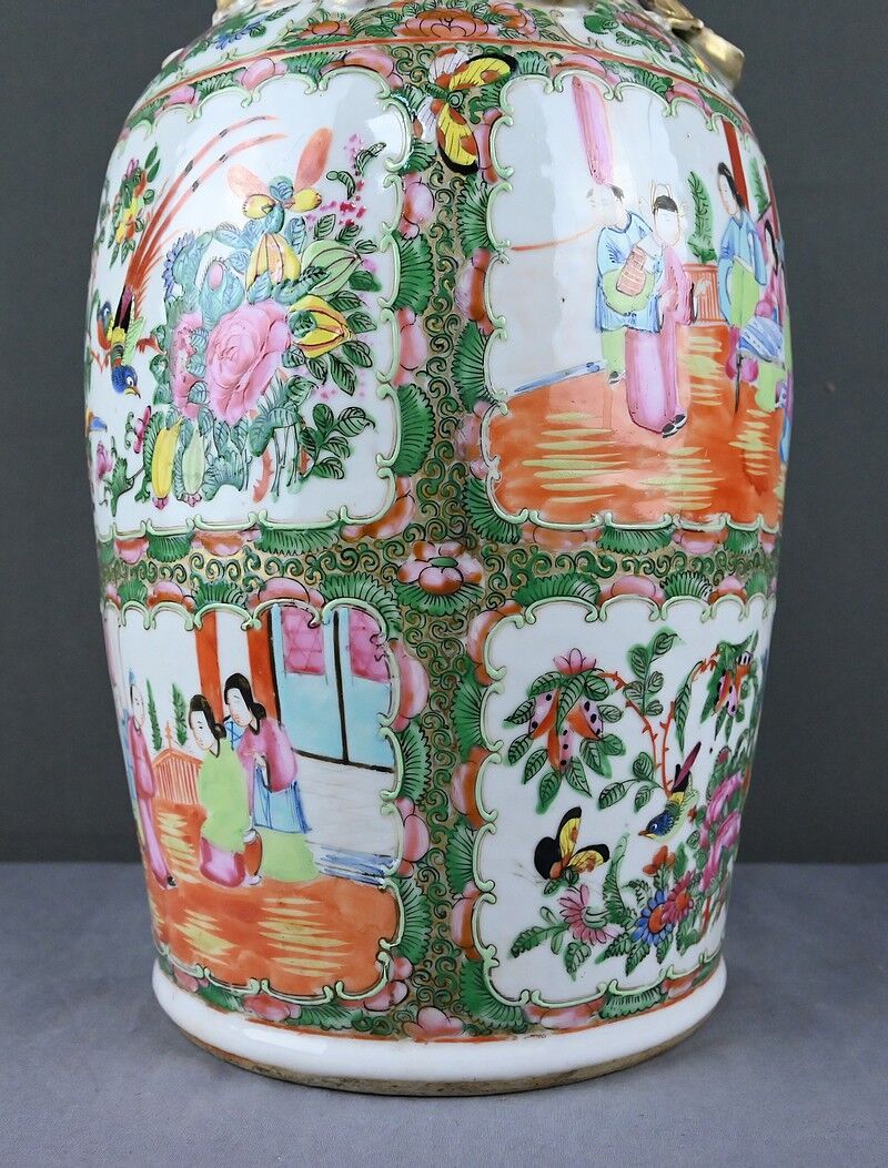 Important Canton porcelain vase, China – late 19th century