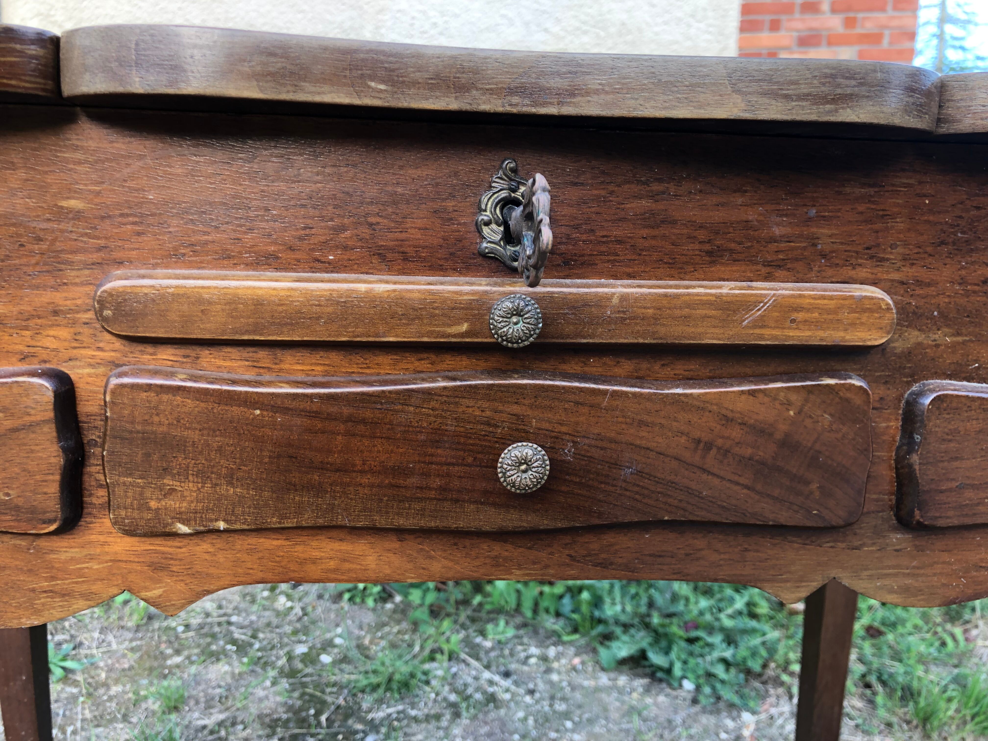 Old dressing table