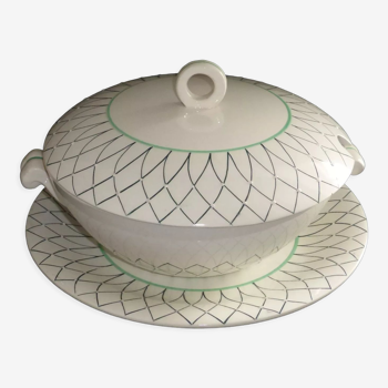 Old tureen and its Longchamp earthenware serving dish with fishnet decoration