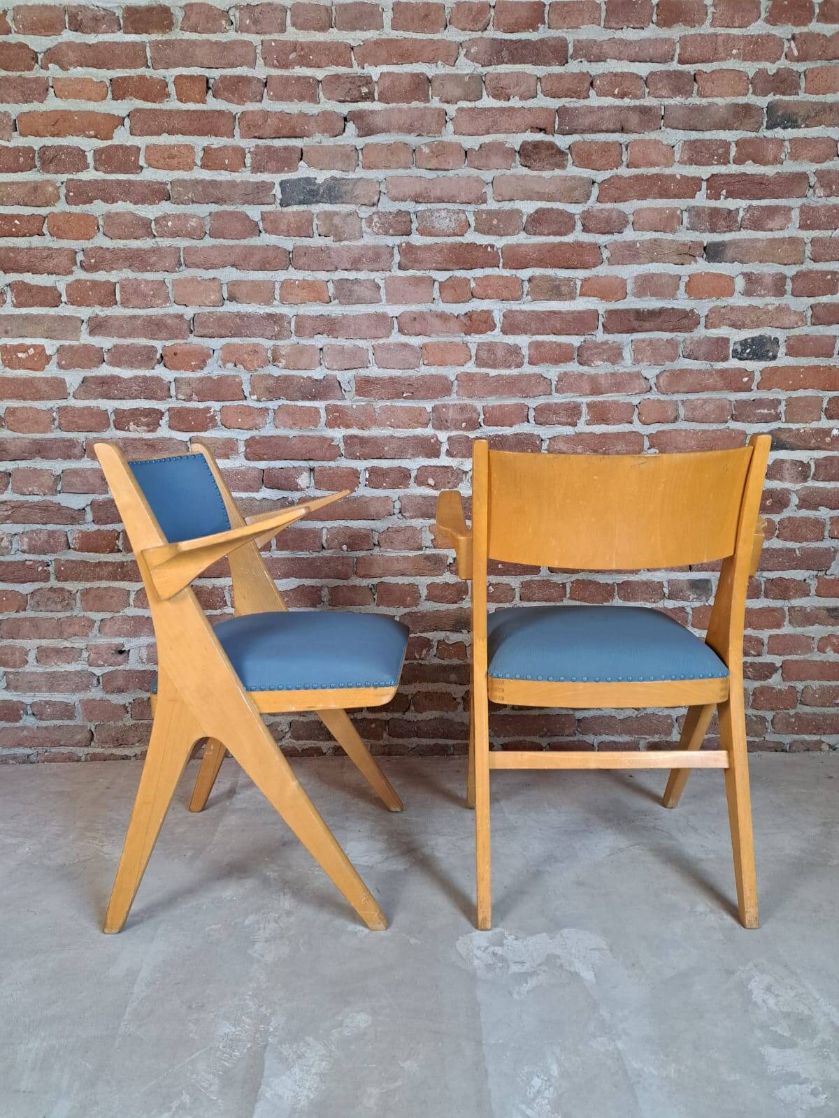 Pair of "V" armchairs by Casala 1950