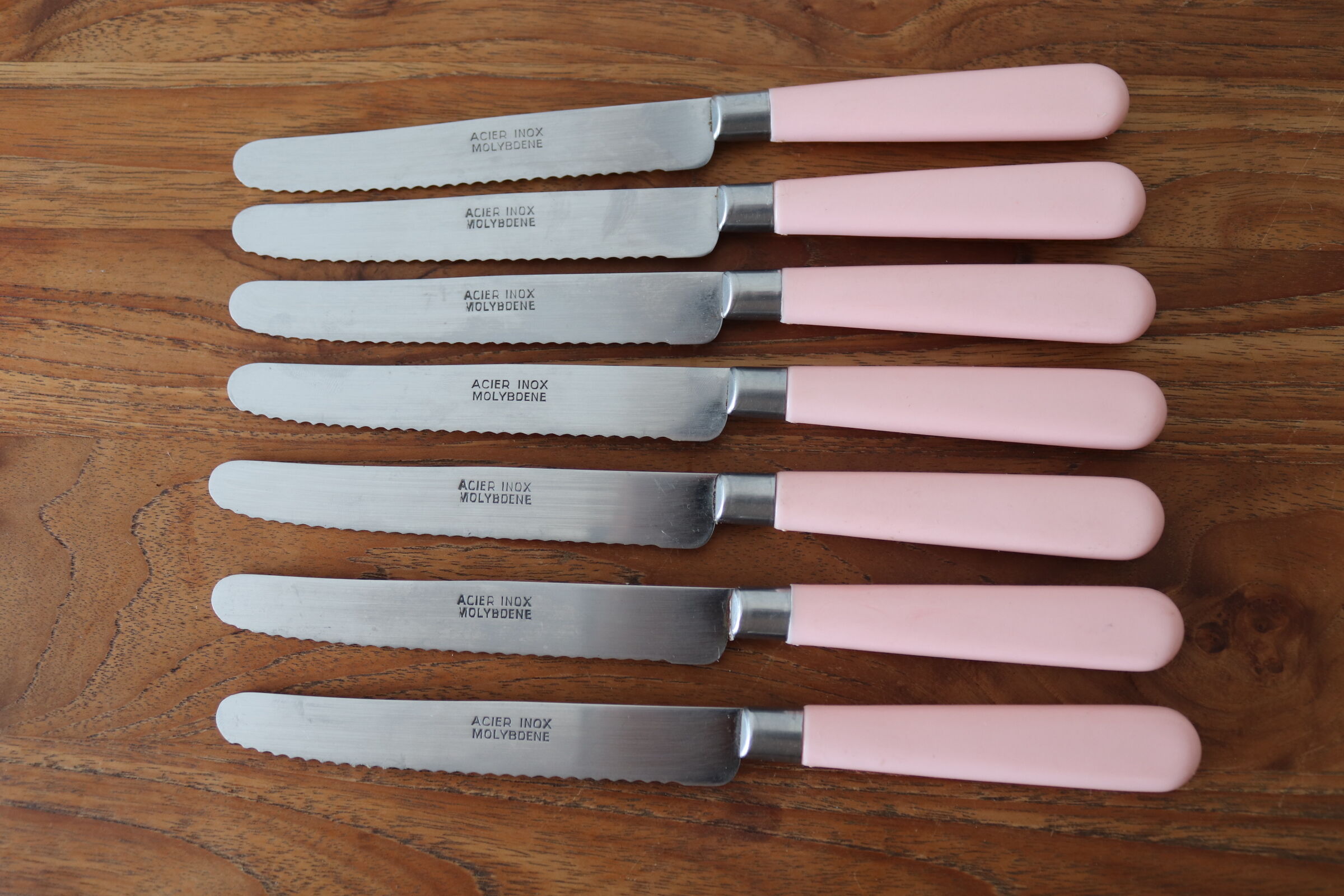 6 couteaux roses acier inox molybdene
