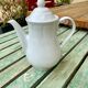 Cafetière en porcelaine blanche