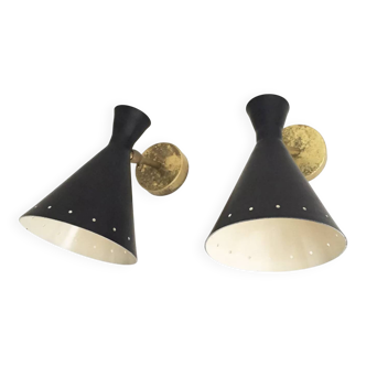 Pair of Italian wall lights in brass and lacquered iron, 1950s design.