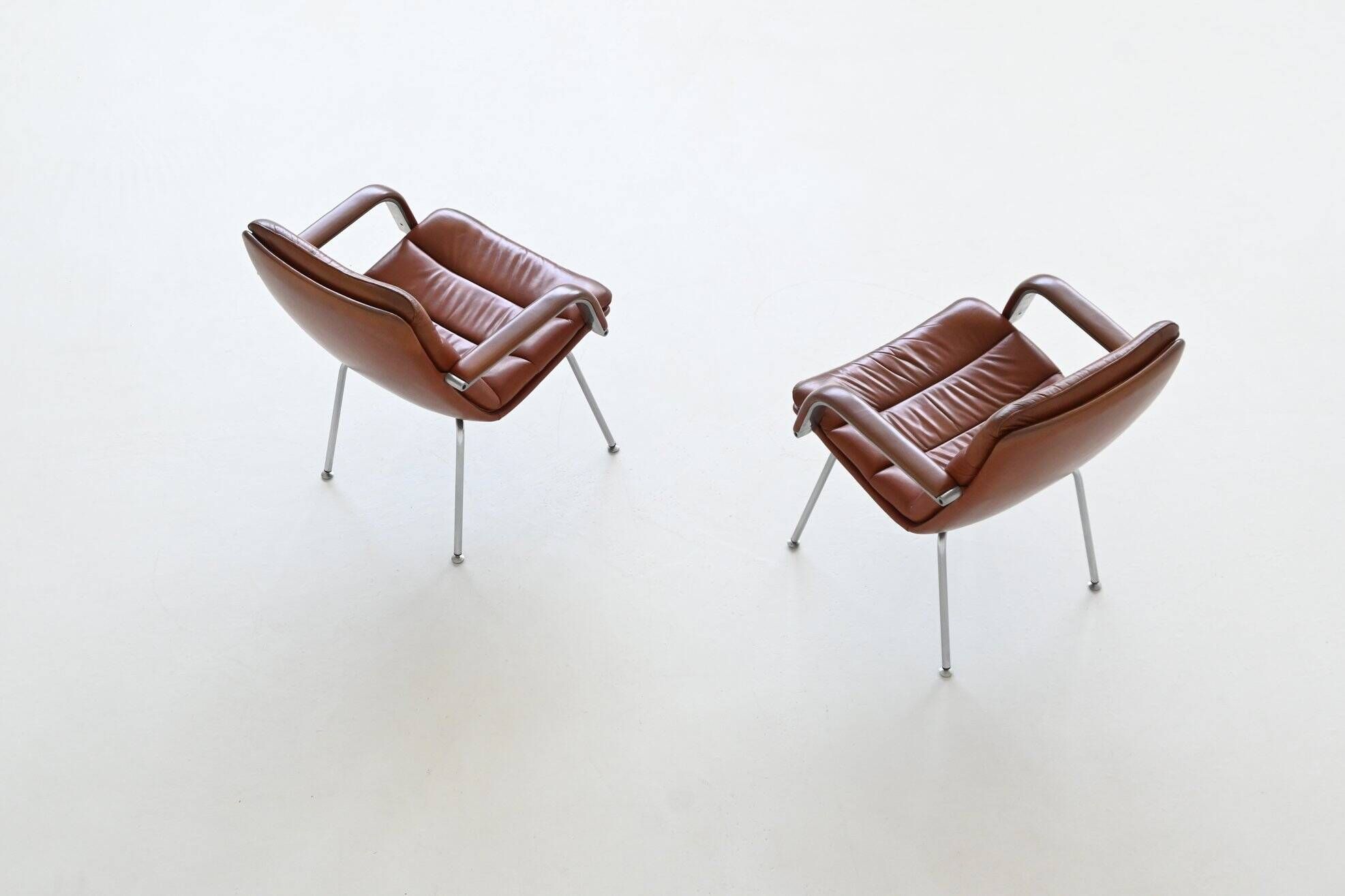 Geoffrey Harcourt pair of armchairs in leather Artifort The Netherlands 196
