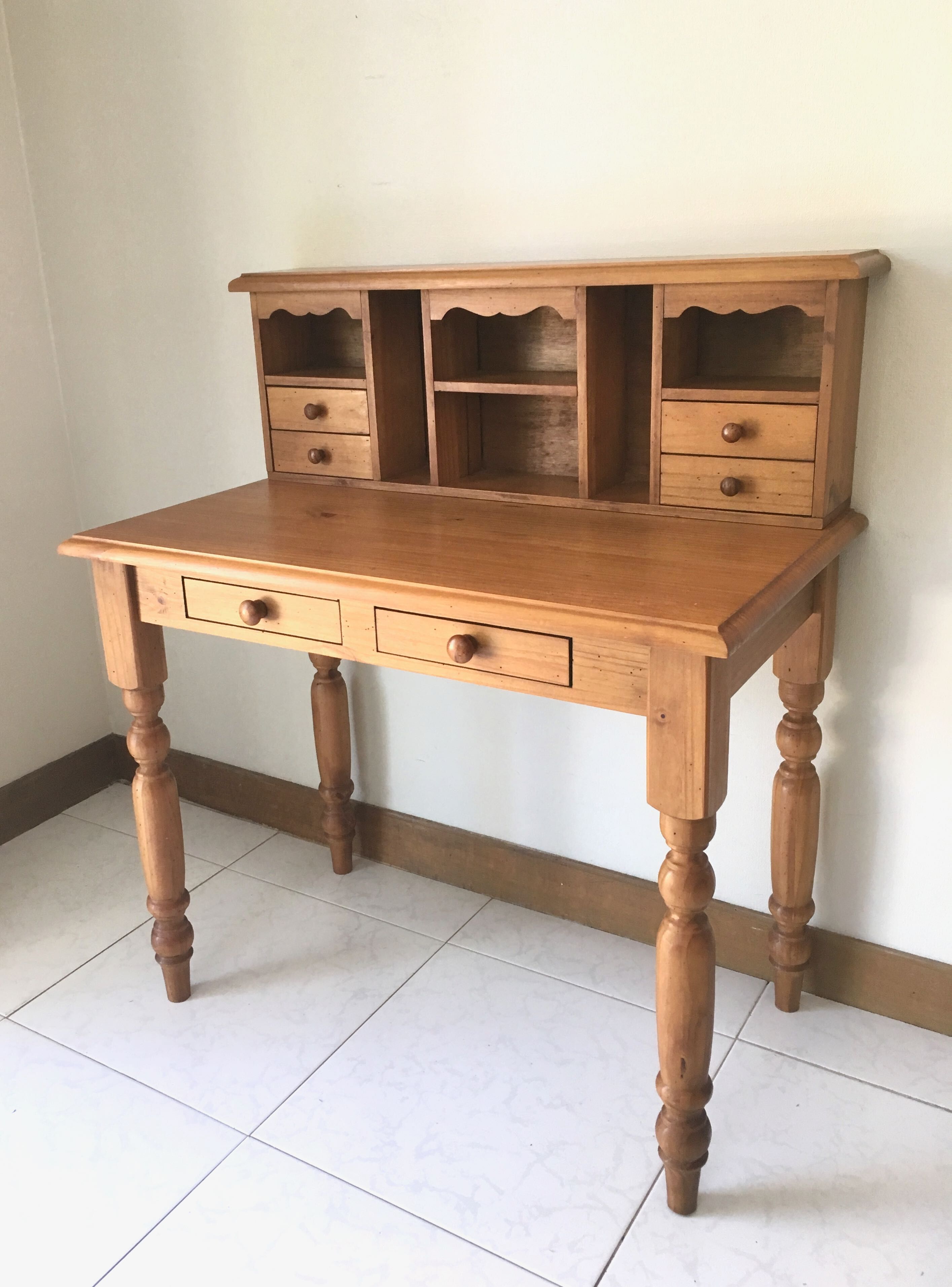 Bureau de chambre d’hôtel vintage