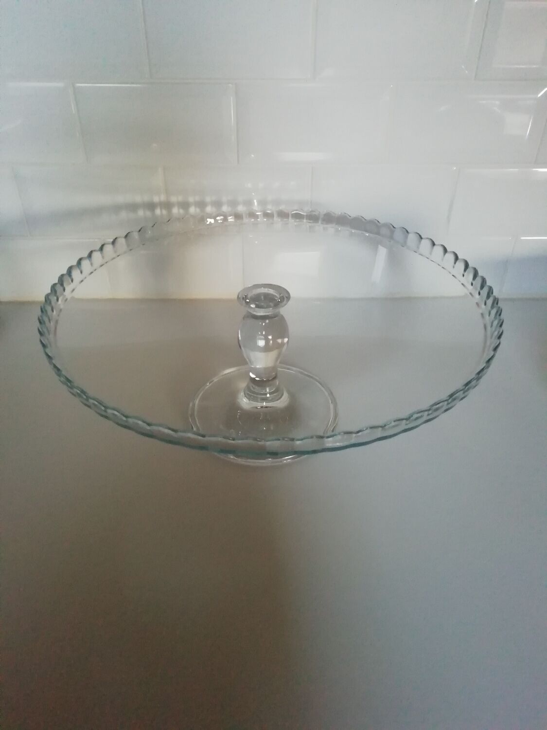 Standing pie dish
