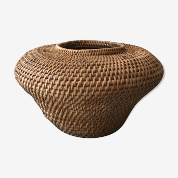 Basket in rattan