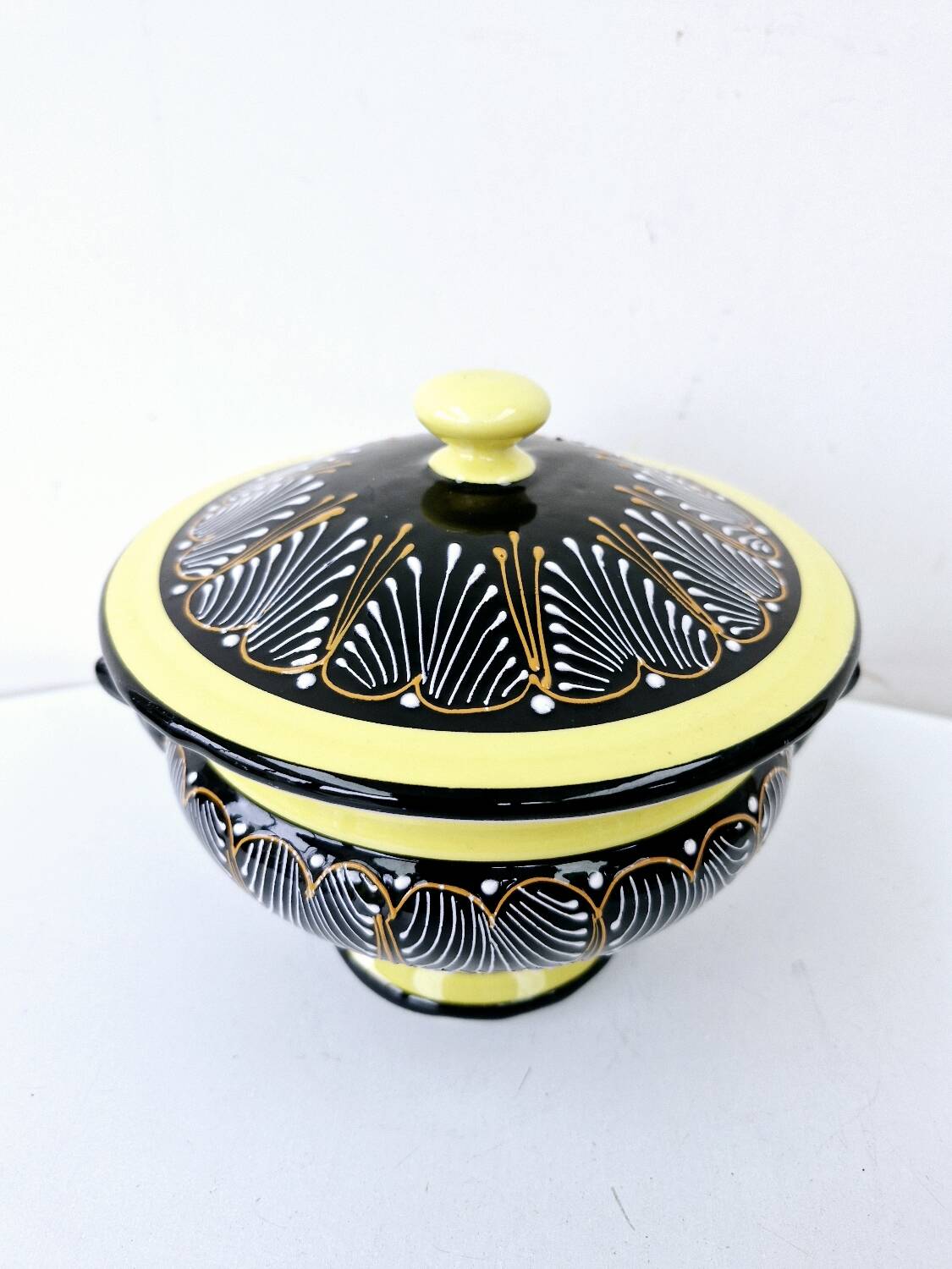 Large Breton Bowl HB Quimper Beaded Black And Yellow Earthenware Lid Handle