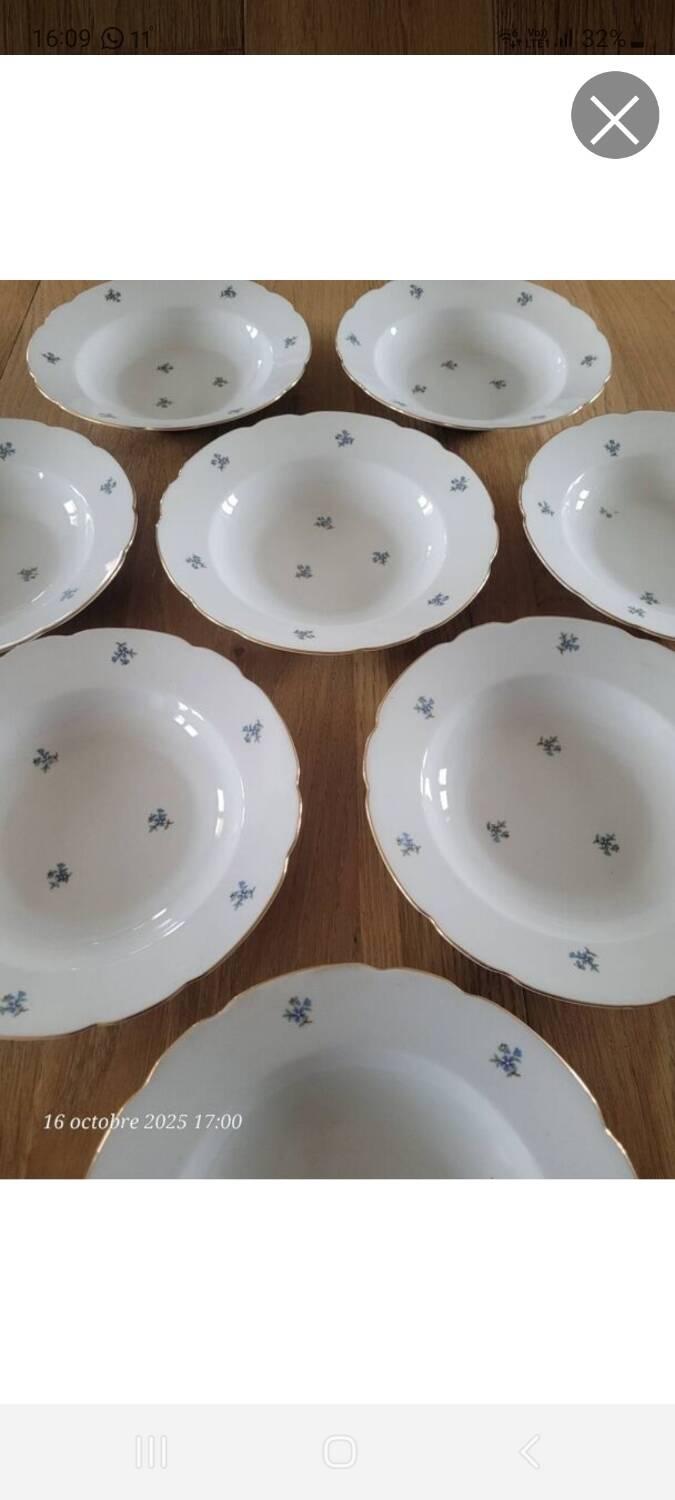 8 vintage soup plates