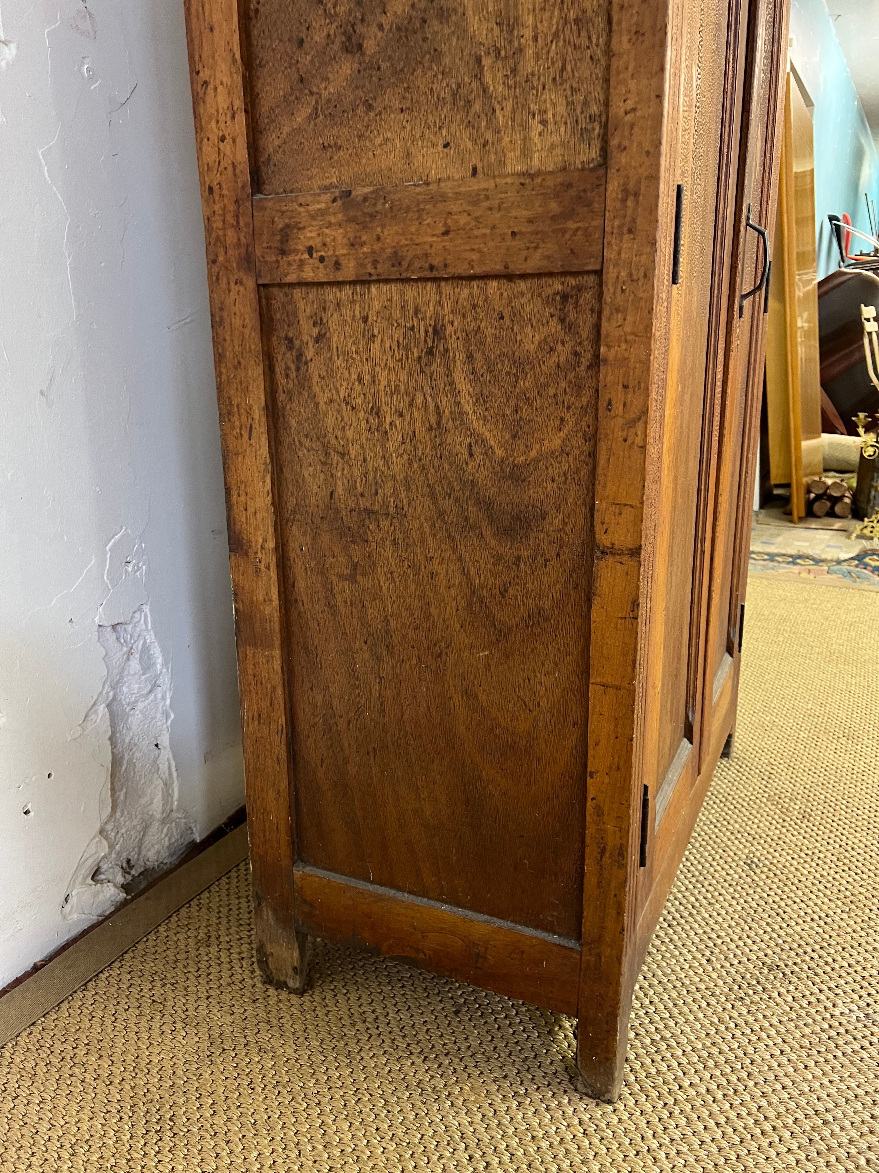 Armoire parisienne vintage
