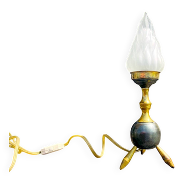 Lampe de table en laiton sur trépied de l'ère spatiale