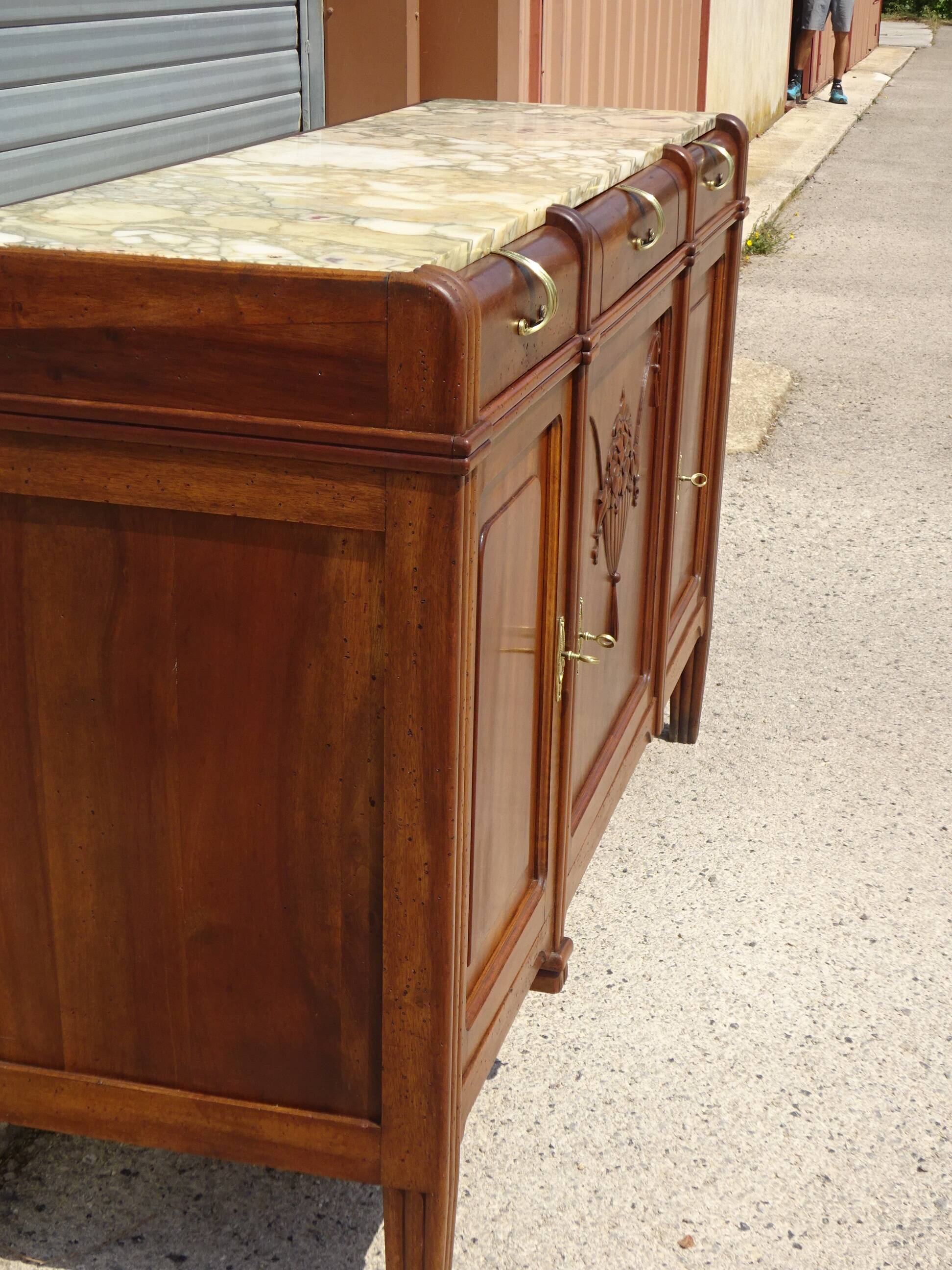 Art Deco sideboard in walnut with a marble top