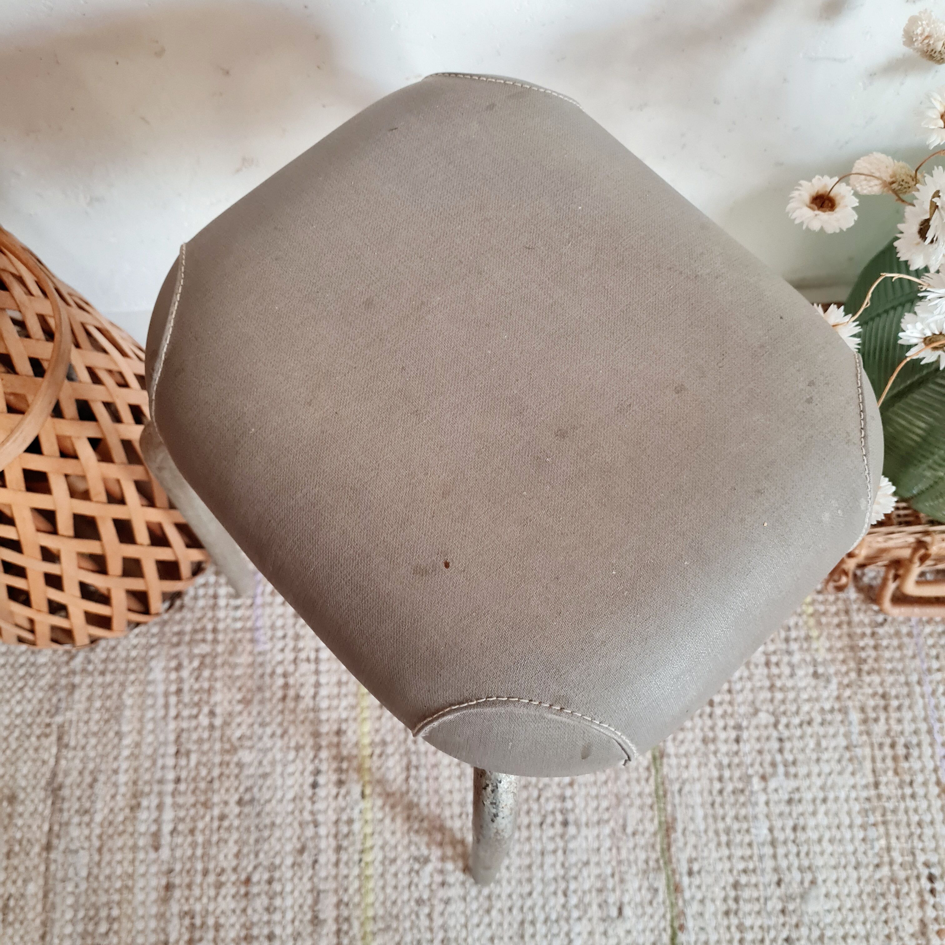 Tabouret vintage métal et skaï gris
