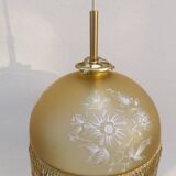 Suspension belle époque verre dépoli jaune doré, franges perlées