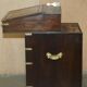 Bureau de campagne Davenport victorien antique en cuir avec galerie en laiton